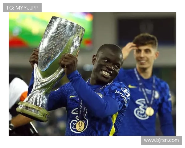 琼阿梅尼 vs 坎特:防守覆盖范围与中场扫荡效率对比 琼阿梅尼 vs 坎特:防守覆盖范围与中场扫荡效率对比