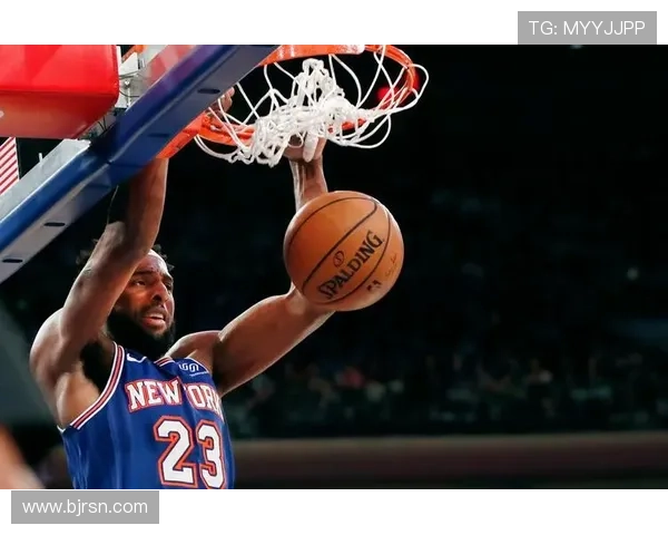 米切尔·罗宾逊挡拆为兰德尔拉开空间提升禁区威胁